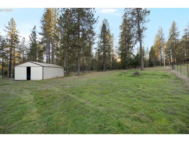 982 DOERNER Rd, Roseburg, OR 97471