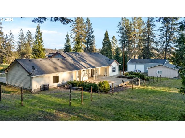 982 DOERNER Rd, Roseburg, OR 97471