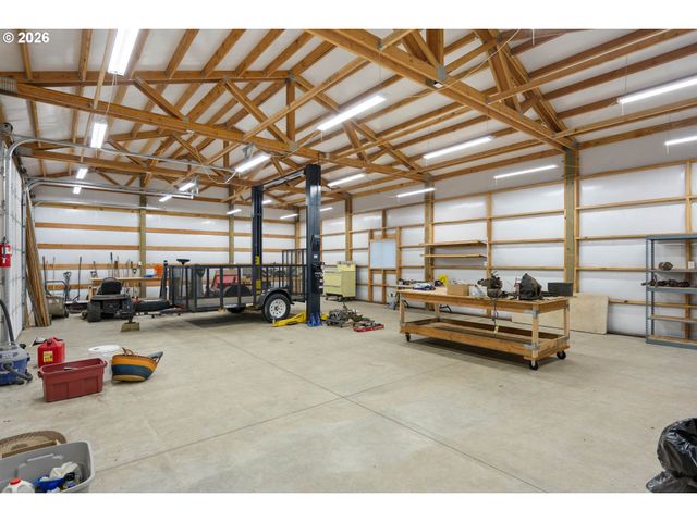 982 DOERNER Rd, Roseburg, OR 97471