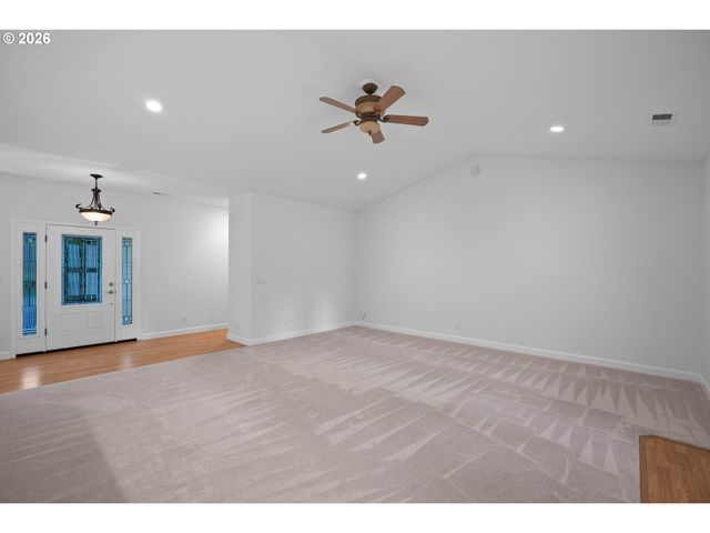 982 DOERNER Rd, Roseburg, OR 97471