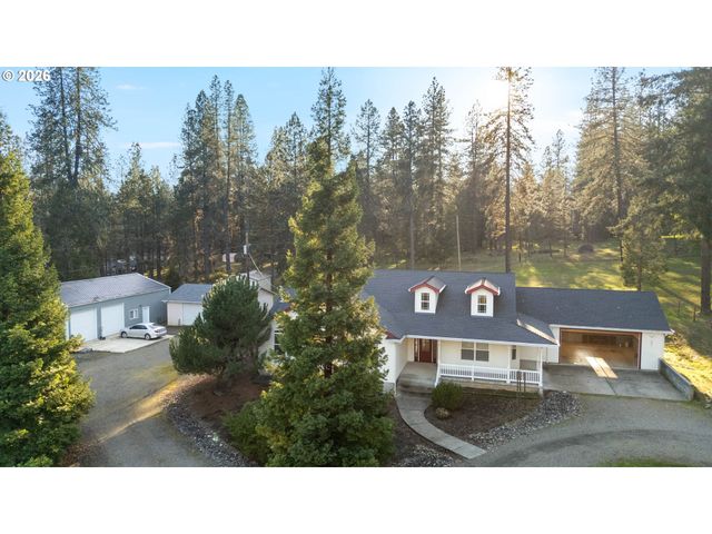 982 DOERNER Rd, Roseburg, OR 97471