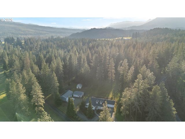 982 DOERNER Rd, Roseburg, OR 97471