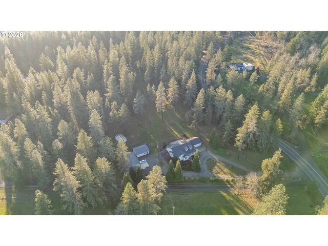 982 DOERNER Rd, Roseburg, OR 97471