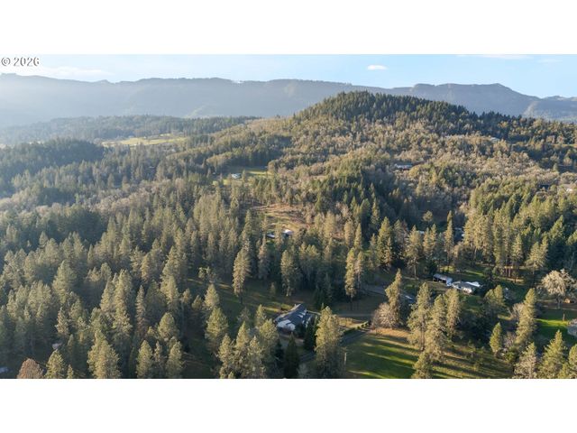 982 DOERNER Rd, Roseburg, OR 97471