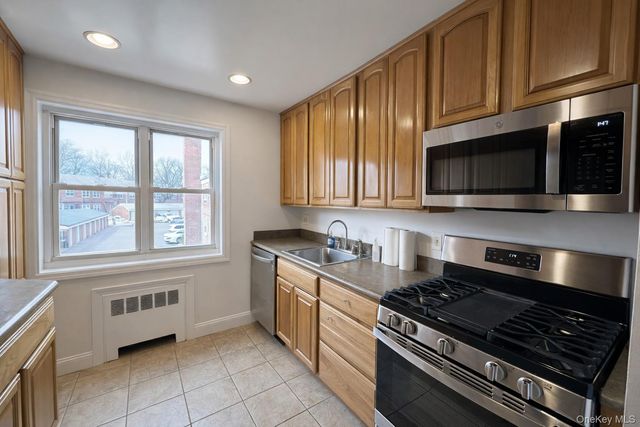 212-09 16 Avenue 168, Bayside, NY 11360