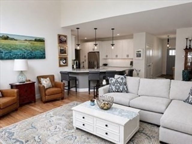 15 Beacon St, Wareham, MA 02558