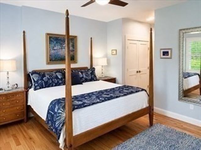 15 Beacon St, Wareham, MA 02558