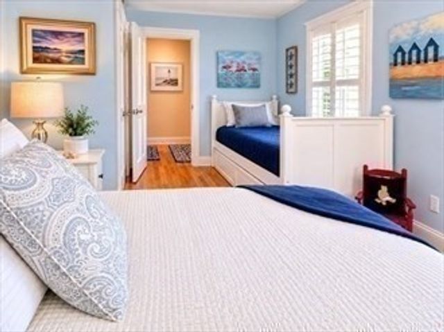 15 Beacon St, Wareham, MA 02558