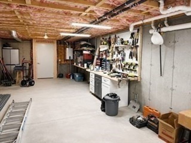 15 Beacon St, Wareham, MA 02558
