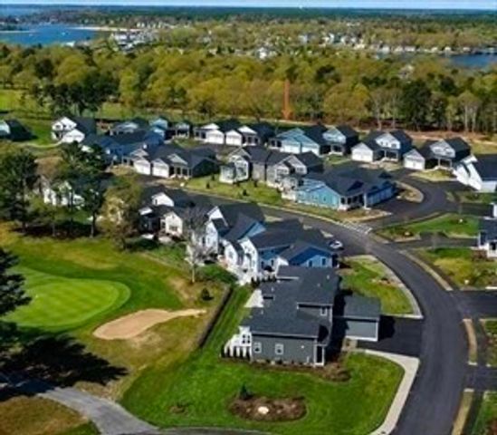 15 Beacon St, Wareham, MA 02558
