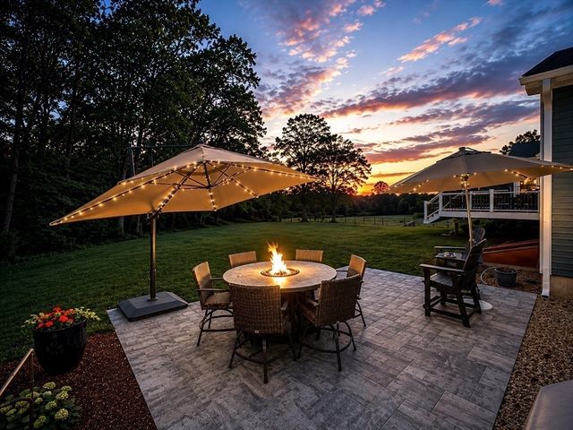 15 Beacon St, Wareham, MA 02558