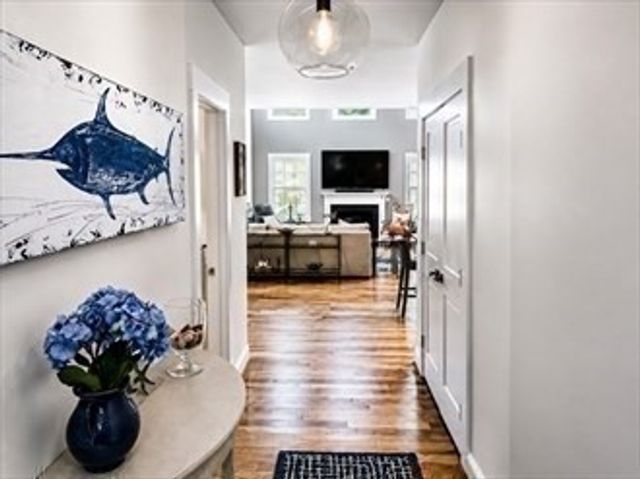 15 Beacon St, Wareham, MA 02558