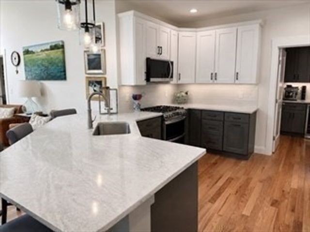 15 Beacon St, Wareham, MA 02558