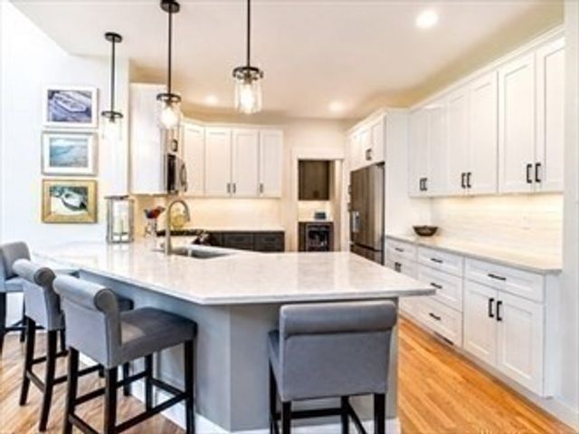 15 Beacon St, Wareham, MA 02558