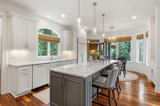 710 Shadyview Lane N, Plymouth, MN 55447