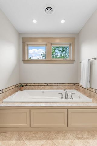 710 Shadyview Lane N, Plymouth, MN 55447