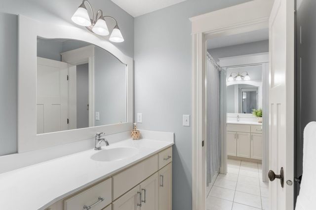 710 Shadyview Lane N, Plymouth, MN 55447