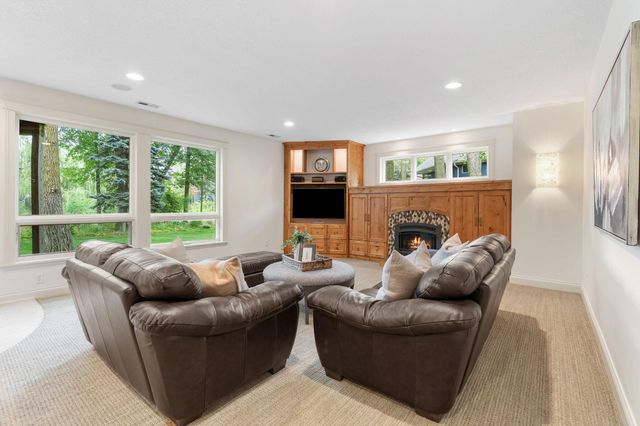 710 Shadyview Lane N, Plymouth, MN 55447
