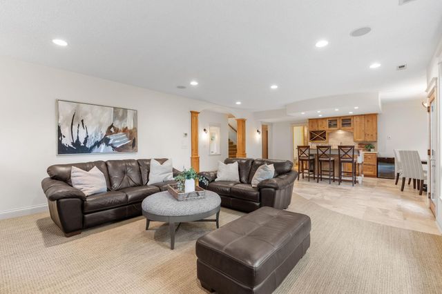 710 Shadyview Lane N, Plymouth, MN 55447