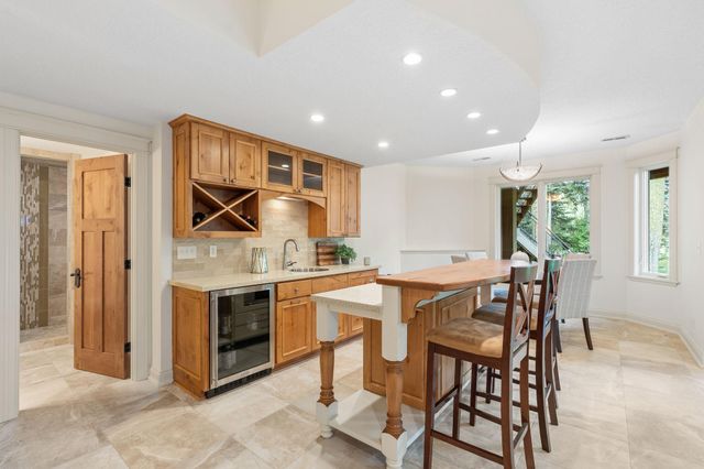 710 Shadyview Lane N, Plymouth, MN 55447