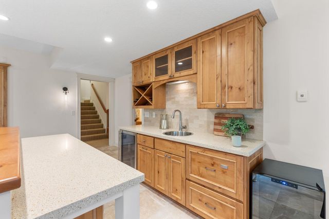710 Shadyview Lane N, Plymouth, MN 55447