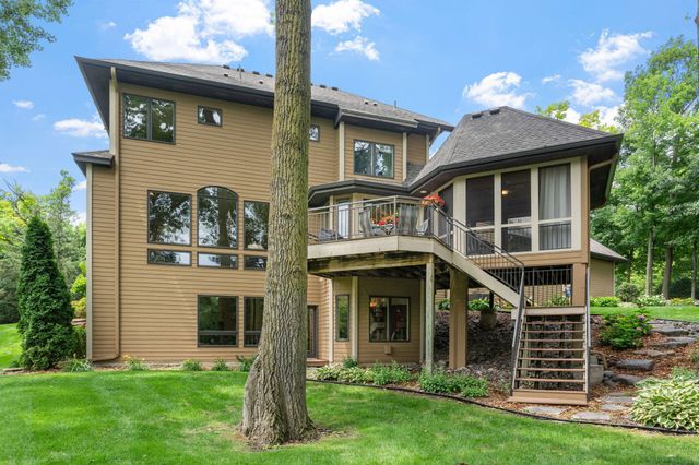 710 Shadyview Lane N, Plymouth, MN 55447