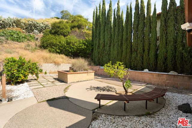 4767 Round Top Drive, Los Angeles, CA 90065