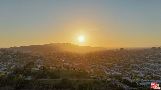 4767 Round Top Drive, Los Angeles, CA 90065