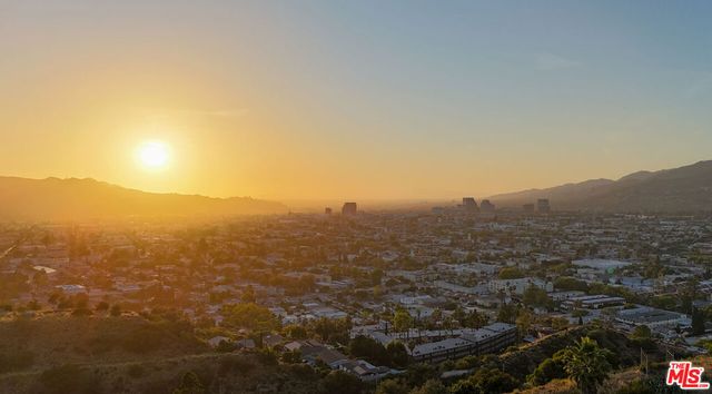 4767 Round Top Drive, Los Angeles, CA 90065