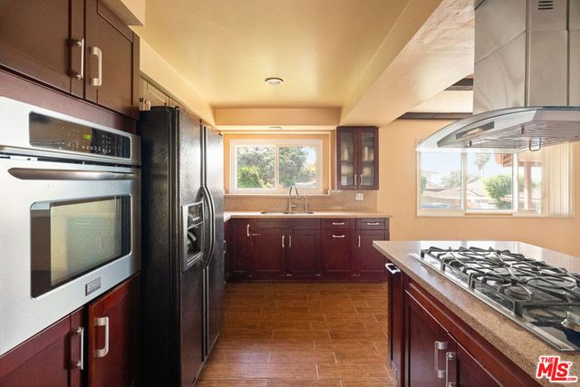 4767 Round Top Drive, Los Angeles, CA 90065