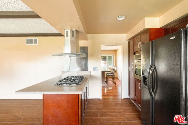 4767 Round Top Drive, Los Angeles, CA 90065