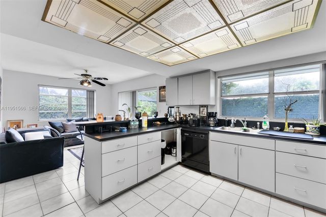 9925 SW 97th Pl, Miami, FL 33176