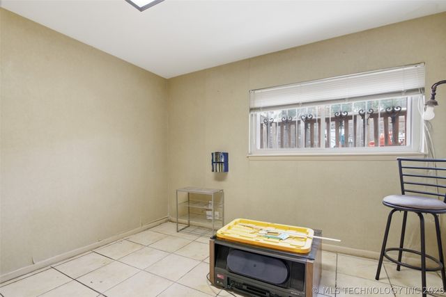 6022 S 72nd East Avenue, Tulsa, OK 74145