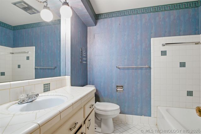 6022 S 72nd East Avenue, Tulsa, OK 74145