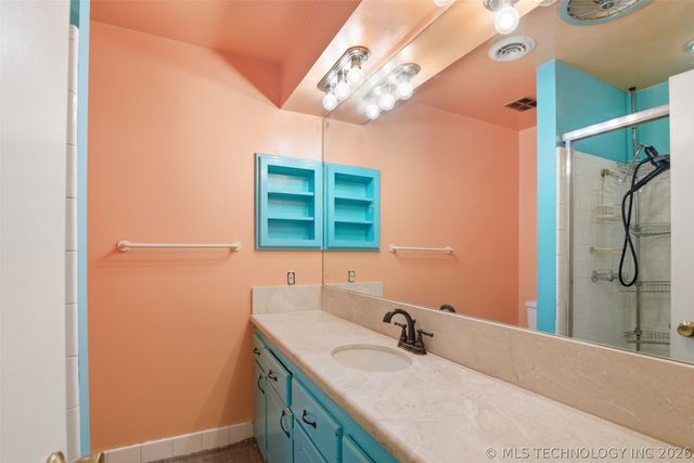 6022 S 72nd East Avenue, Tulsa, OK 74145