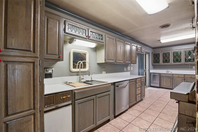 6022 S 72nd East Avenue, Tulsa, OK 74145