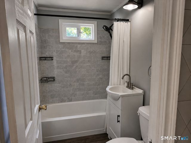 41 Bilyue Road, Manchester, CT 06042