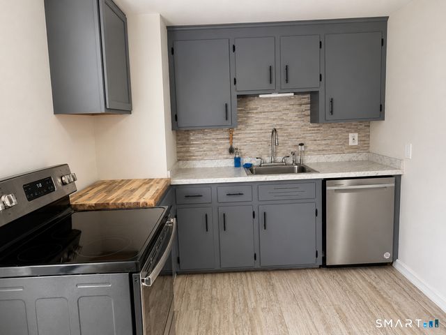 41 Bilyue Road, Manchester, CT 06042