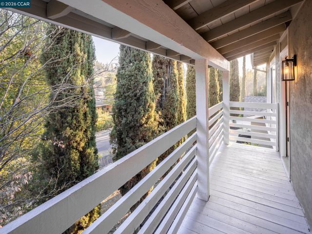 320 Miranda Ln, Alamo, CA 94507