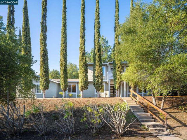 320 Miranda Ln, Alamo, CA 94507