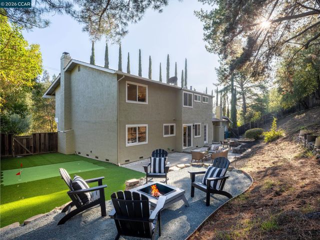 320 Miranda Ln, Alamo, CA 94507