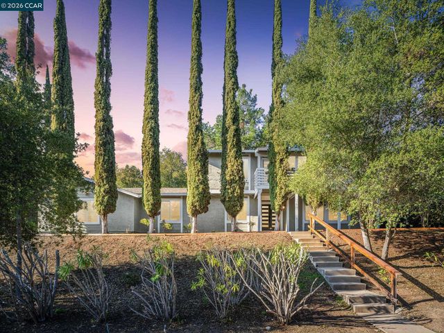 320 Miranda Ln, Alamo, CA 94507