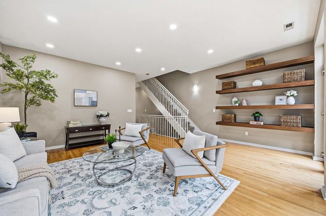994 S Front Street, Columbus, OH 43206