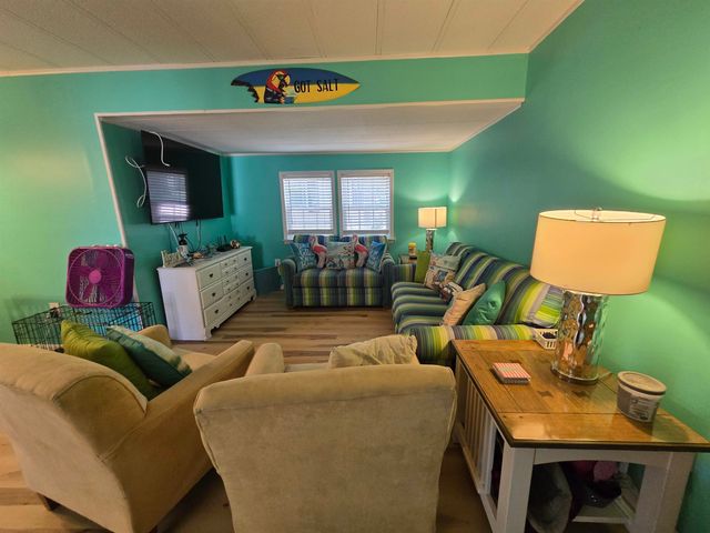 507 Club House Rd., Garden City Beach, SC 29576
