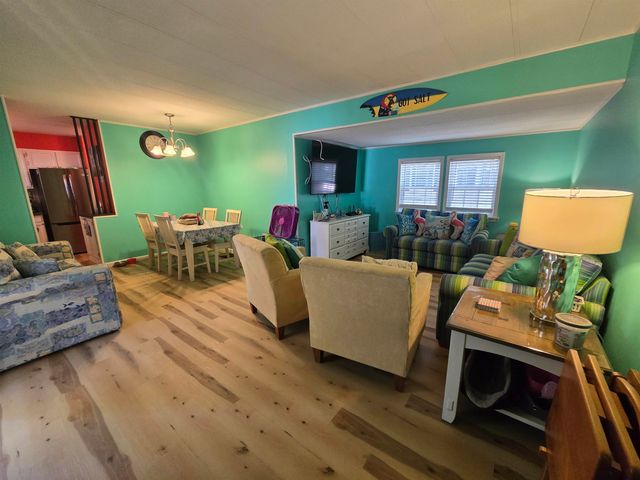507 Club House Rd., Garden City Beach, SC 29576
