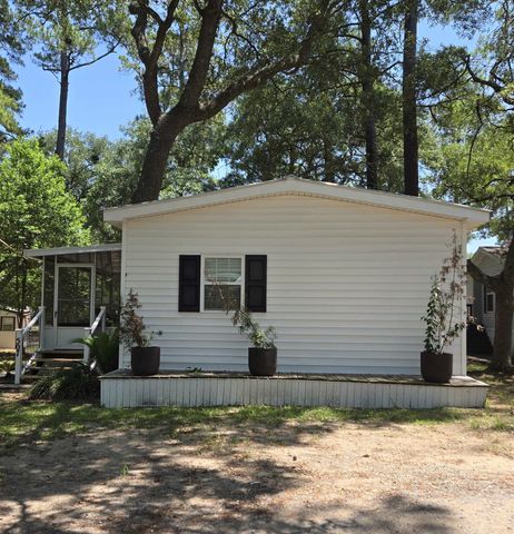 507 Club House Rd., Garden City Beach, SC 29576