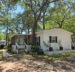 507 Club House Rd., Garden City Beach, SC 29576
