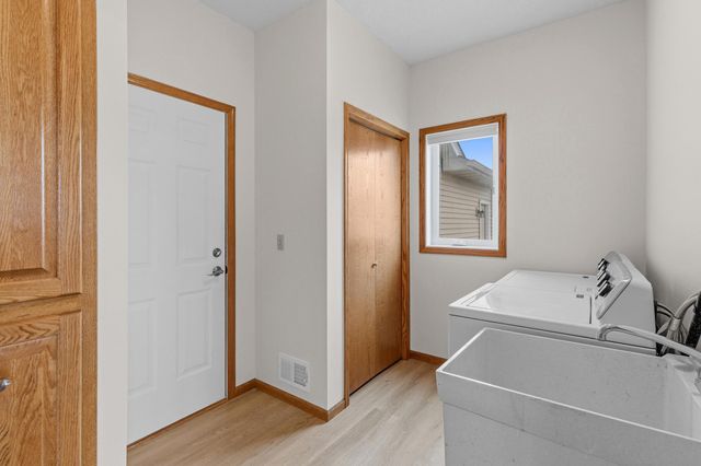 9400 E 280th Street, Webster, MN 55088