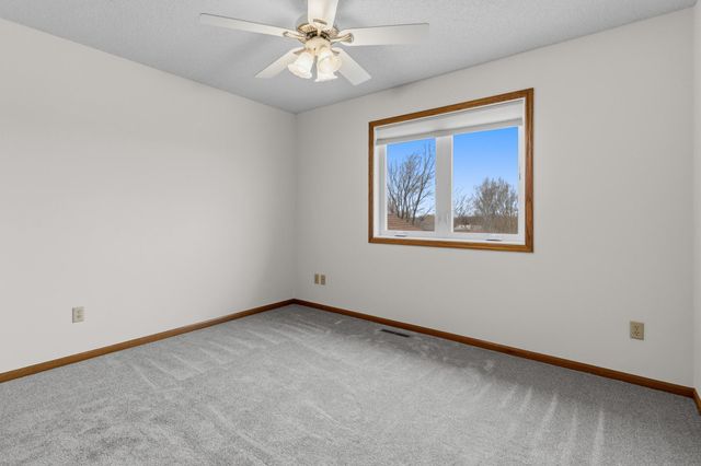 9400 E 280th Street, Webster, MN 55088