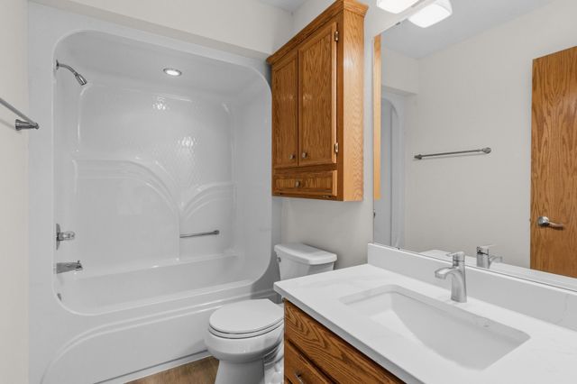 9400 E 280th Street, Webster, MN 55088